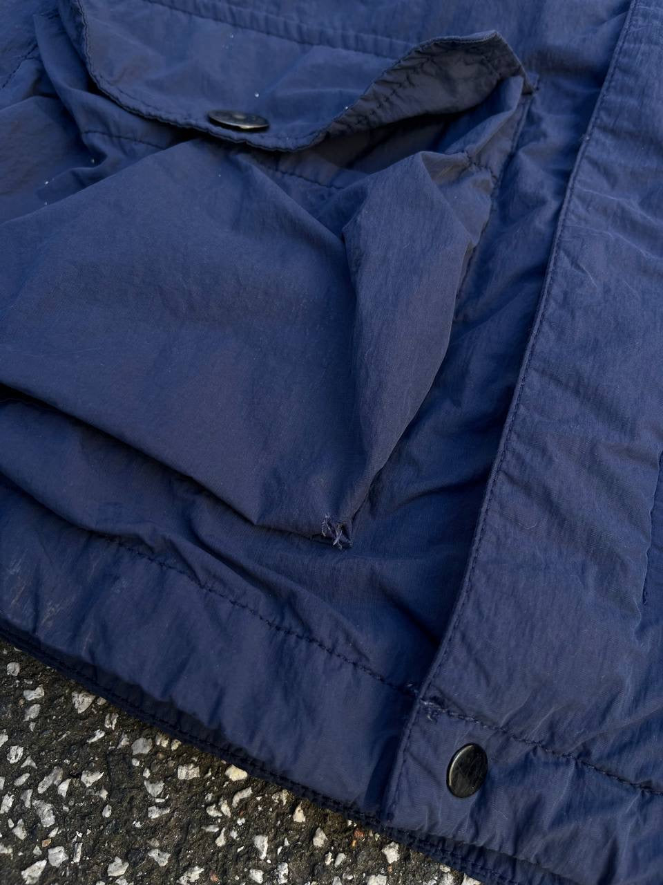 Stone Island Regnjakke i Mørkeblå Navy S Small
