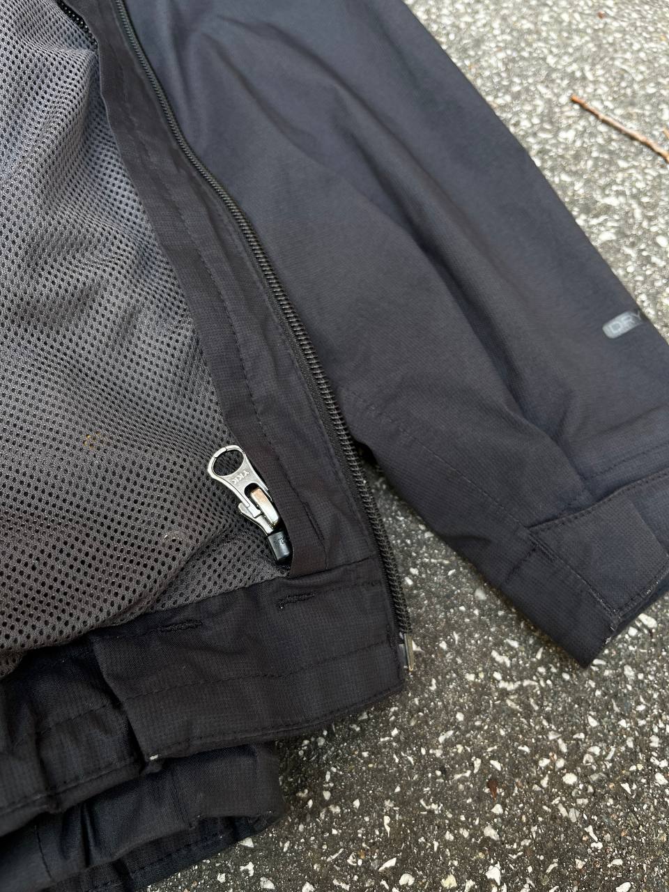 Brugt Used Regnjakke fra The North Face i sort i M medium dame DRYVENT membran