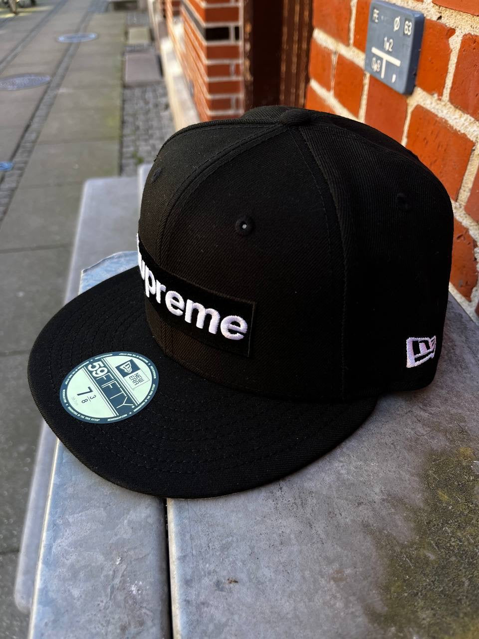 Supreme Cap New Era Sort Størrelse 58,7 cm Brand New