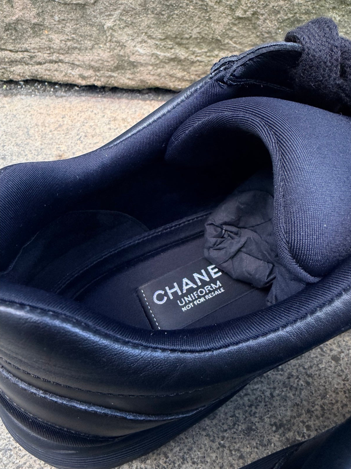 Indvendig mærkning Chanel Uniform – Not for Resale
