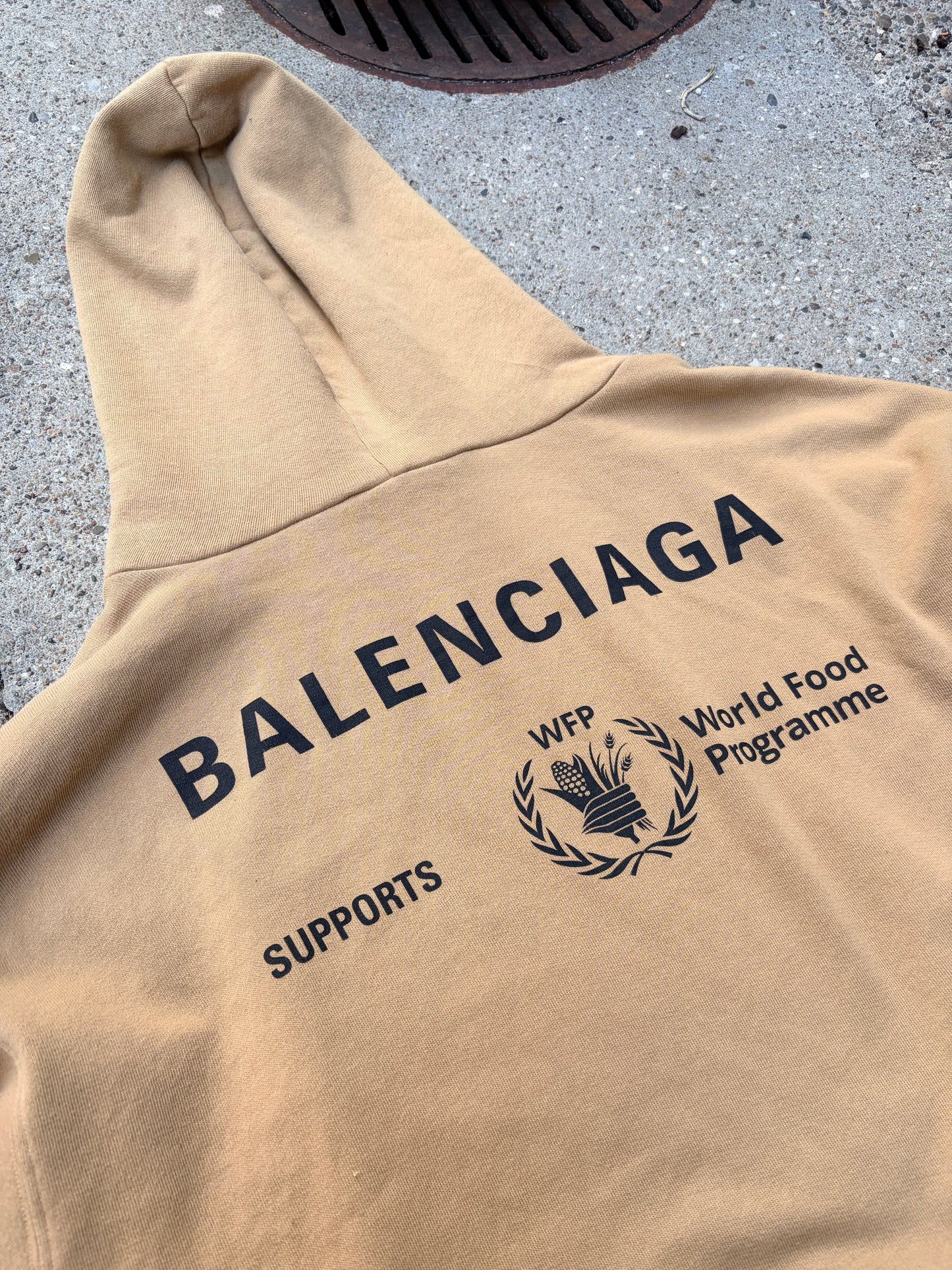 Balenciaga x World Food Programme Hoodie Beige M Medium (Fitter Large)