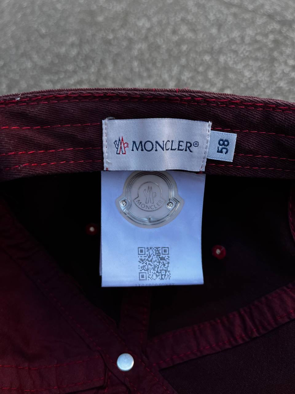 Cap Moncler Kasket i Bomuld Burgundy