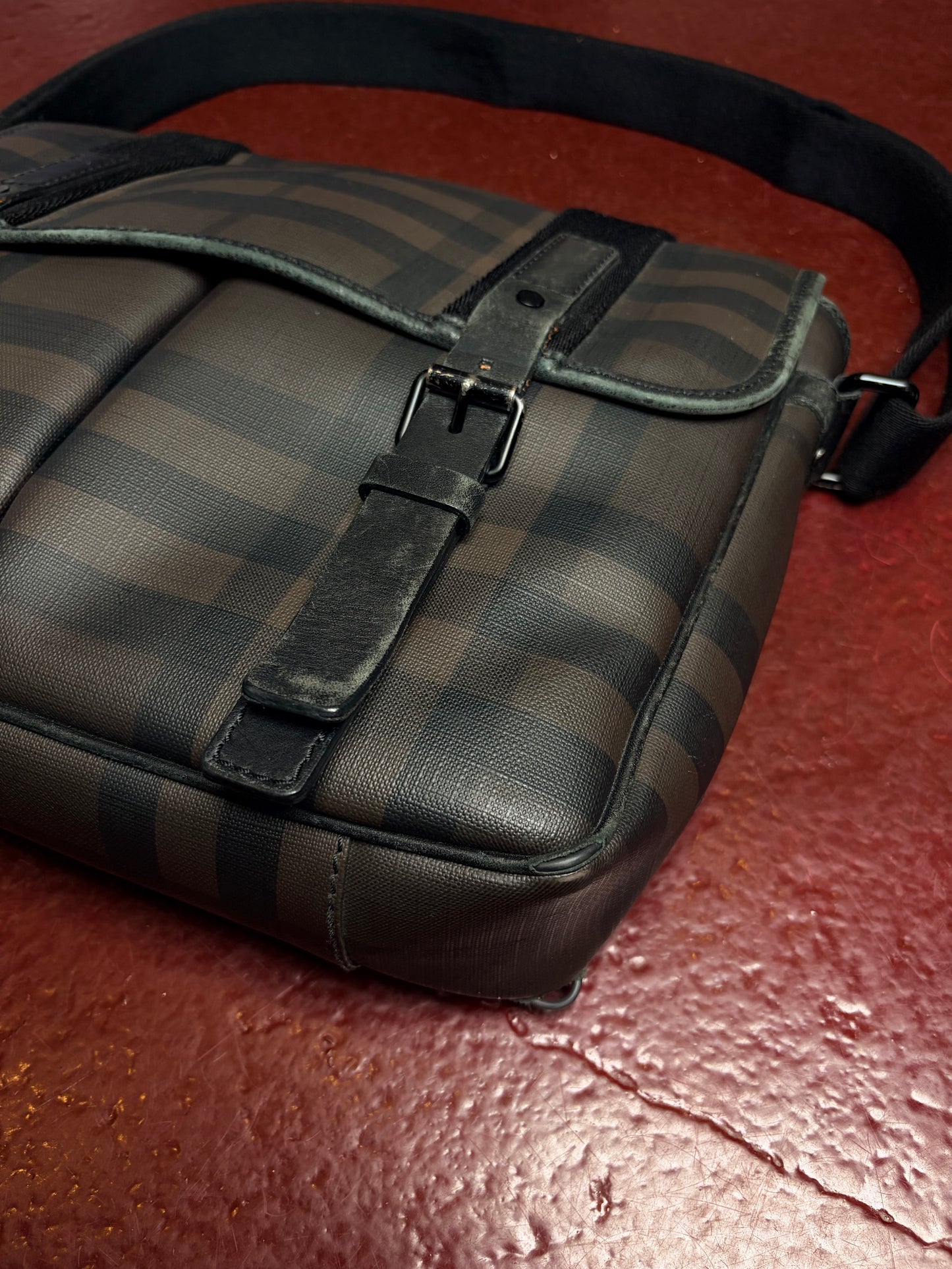 Burberry Smoked Check Messenger Bag – Brown / Black