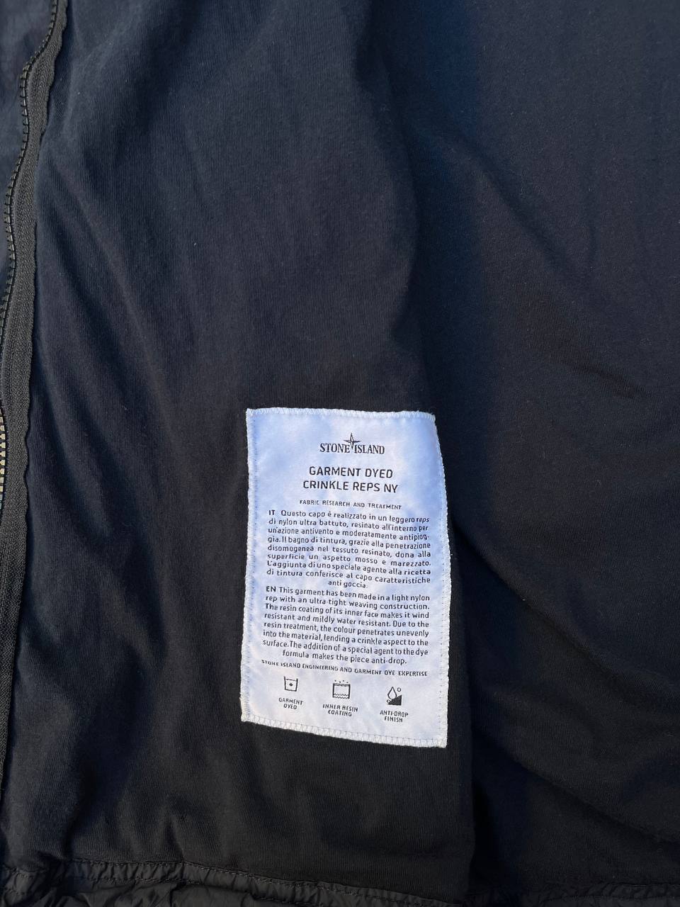 Brugt Used Stone Island jakke GARMENT DYED
CRINKLE REPS NY i mørkeblå marina blå XL 701541030