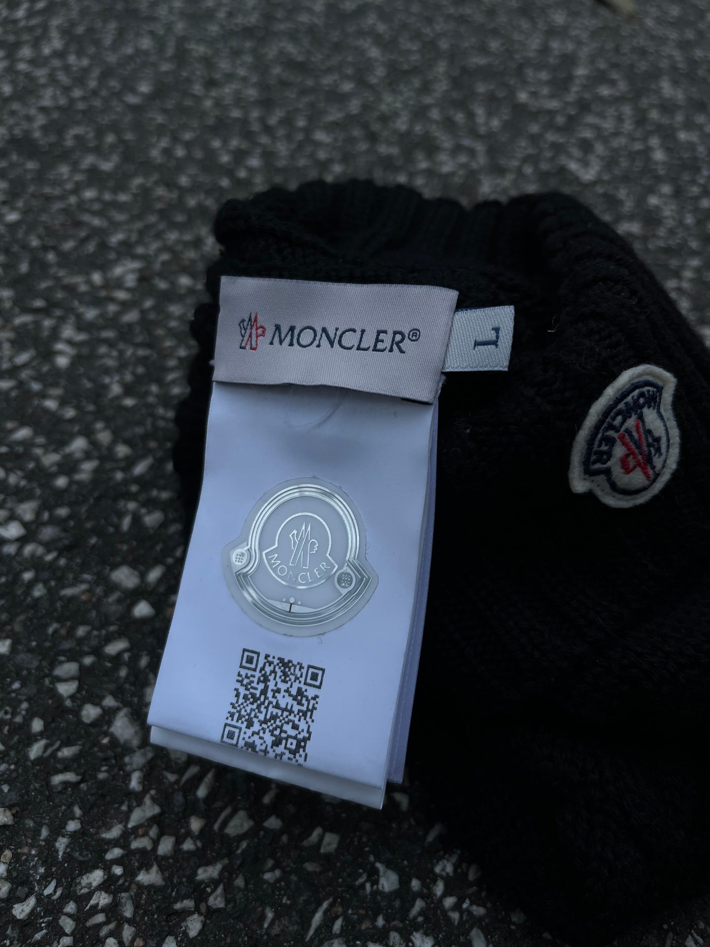 Moncler Cable Knit Wool Beanie – Black (Str. L)