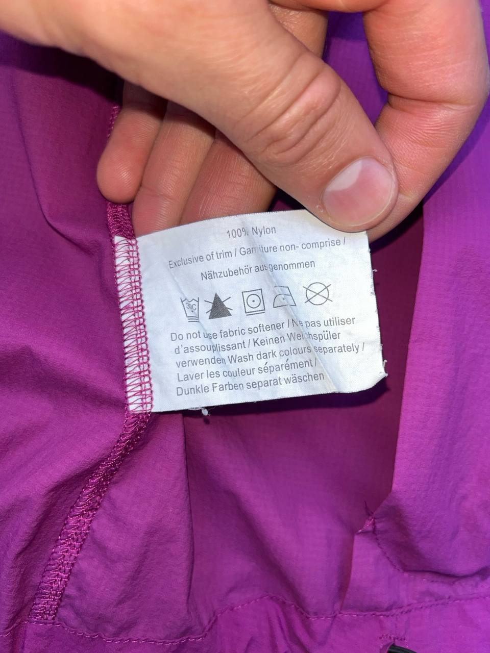 Brugt Used Vindtæt regntæt vest Arc’teryx arcteryx i lilla S small med selvlysende logoer og elastik