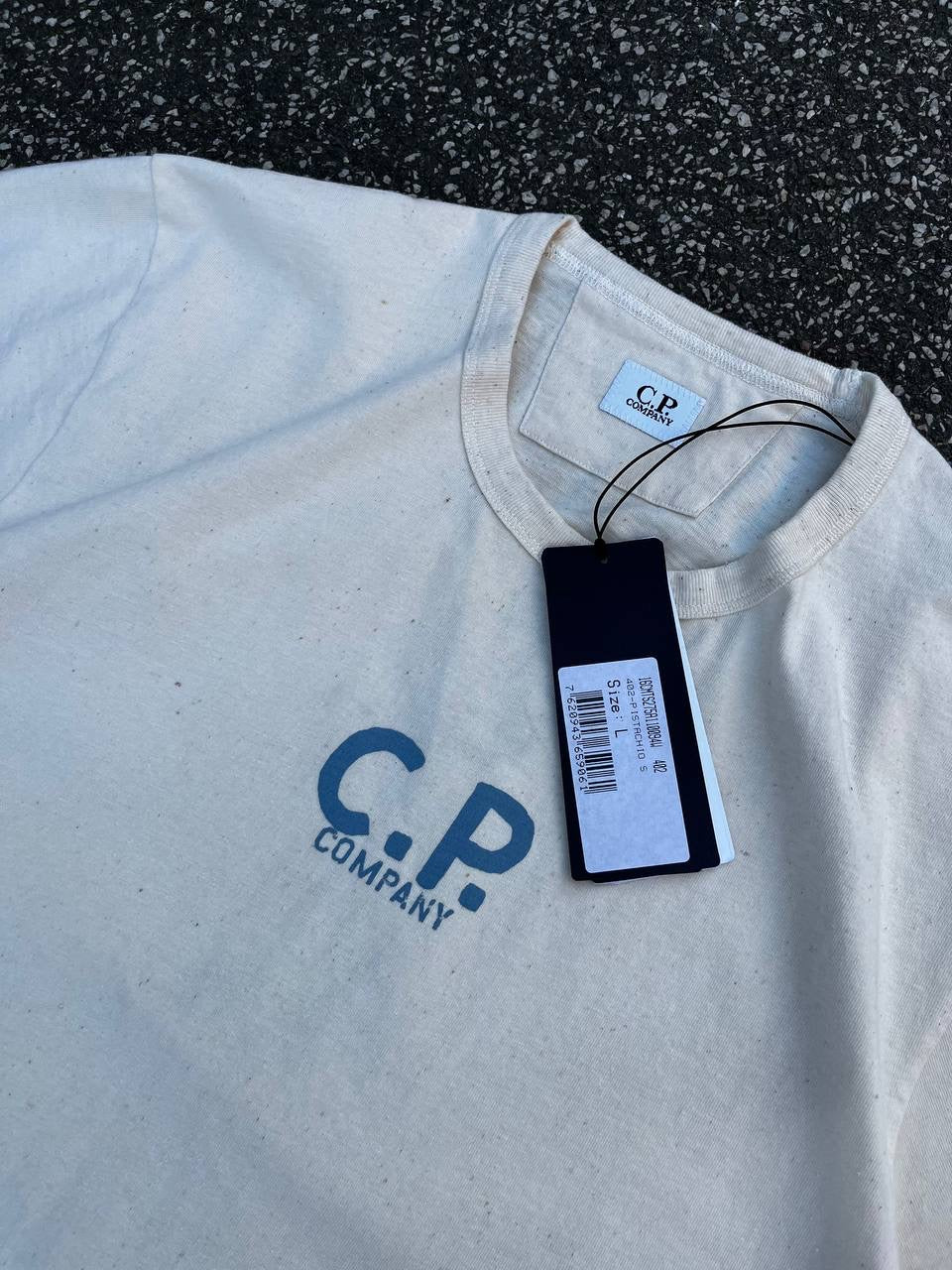 C.P. Company T-shirt Creme Large Brand New