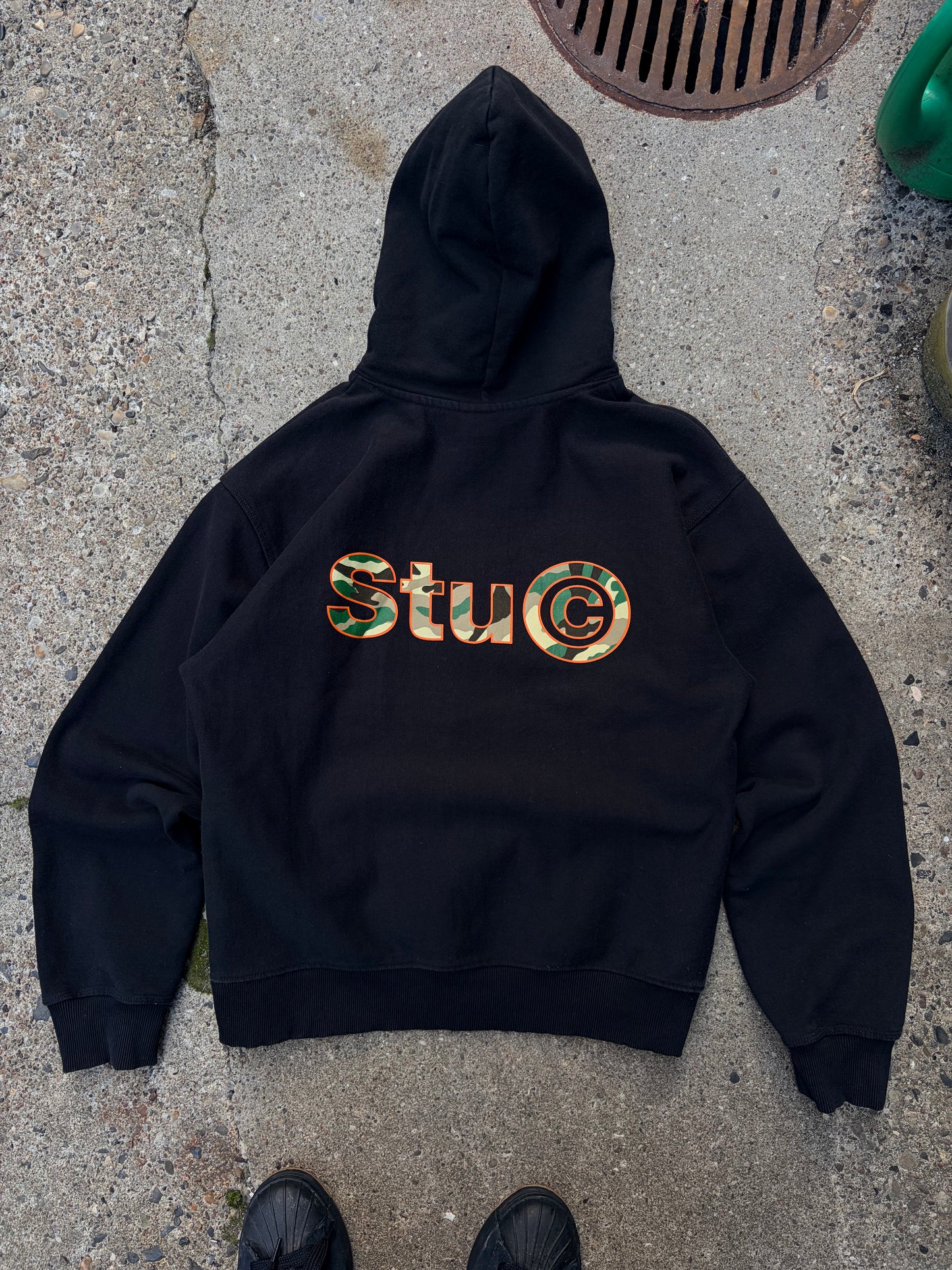 Stüssy Camo Logo Hoodie – Sort – Str. Large