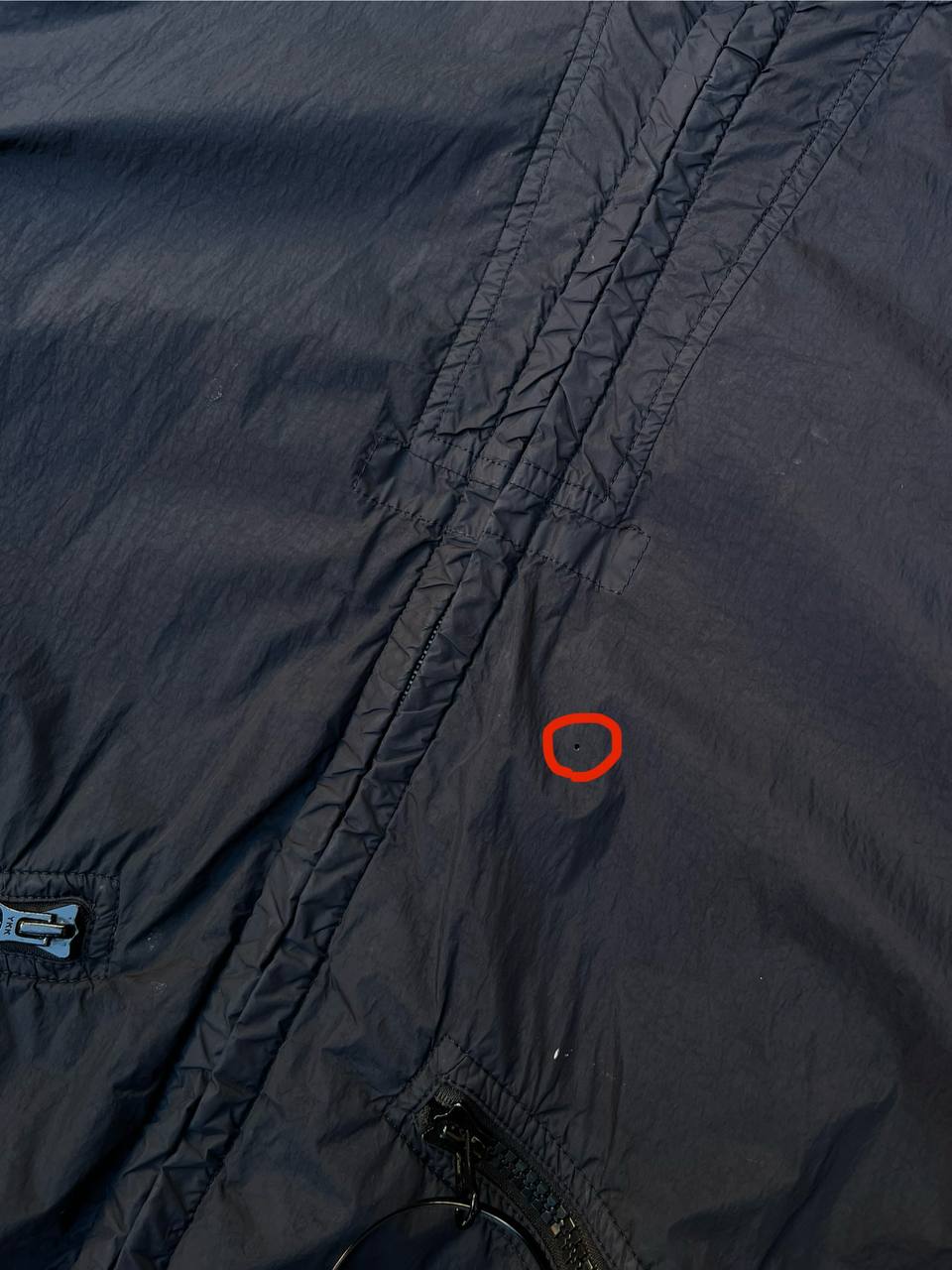 Brugt Used Stone Island jakke GARMENT DYED
CRINKLE REPS NY i mørkeblå marina blå XL 701541030