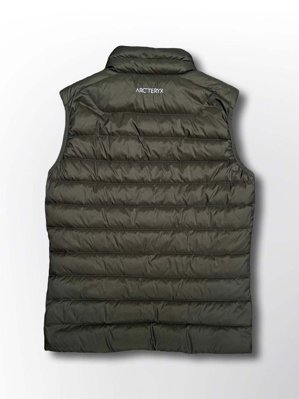 Brugt Arc’teryx Cerium down vest i khaki grøn M medium
