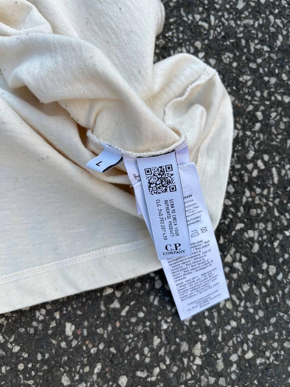 C.P. Company T-shirt Creme Large Brand New