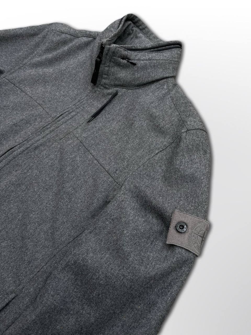 Stone Island Jakke i Uld Grå Brugt