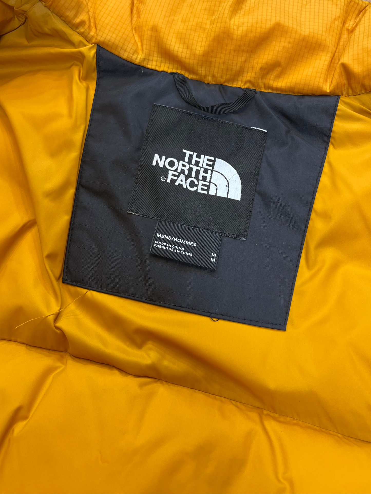 Brugt Dunjakke varm The North Face 700 Vinterjakke i god stand i gul orange og sort M medium mænd