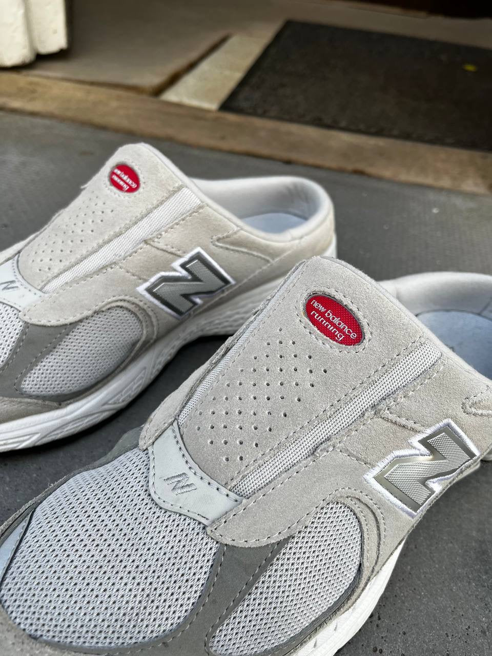 New Balance 2002 Mule Gray 43 US9