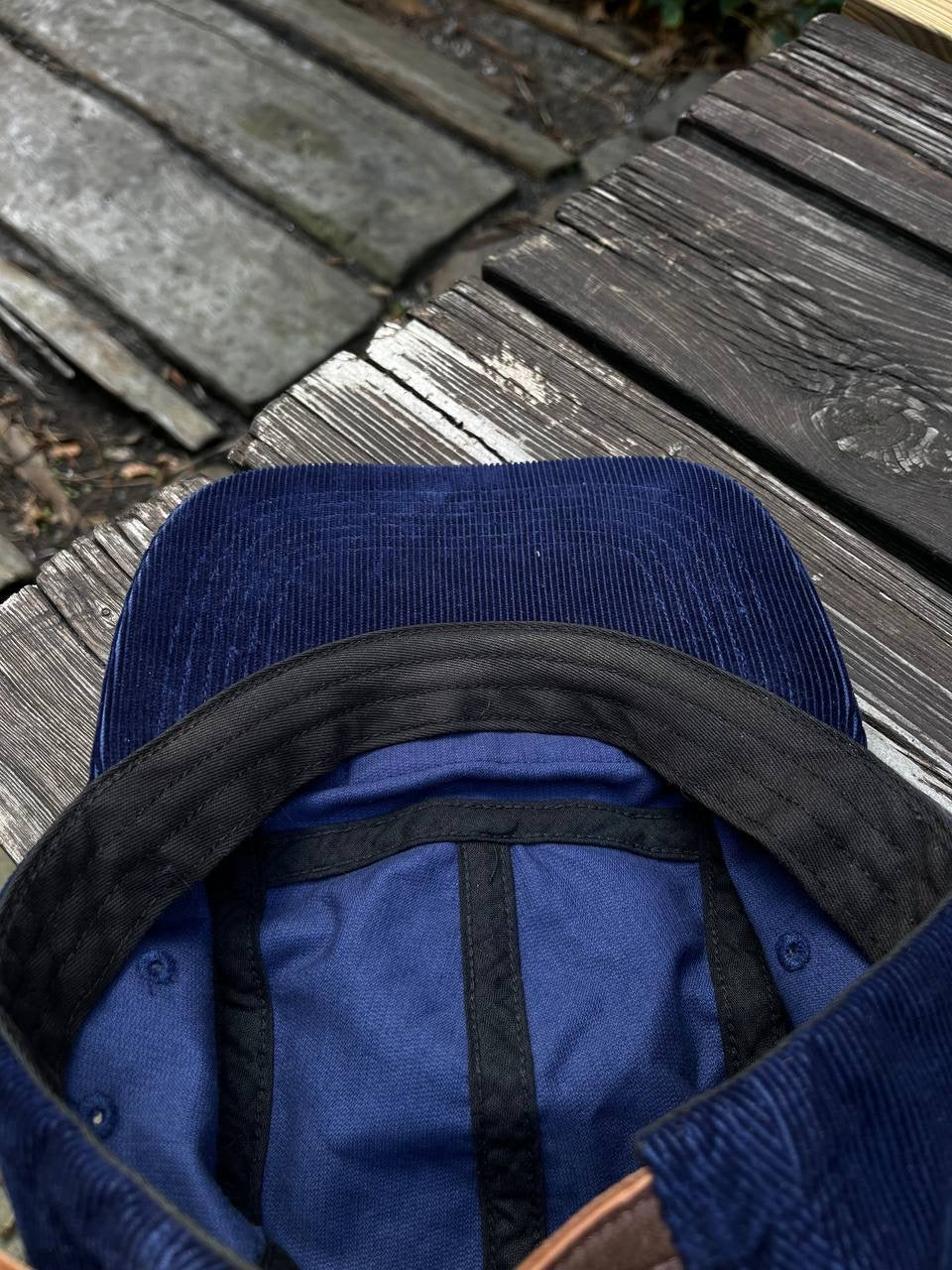 Supreme Cap i Navy Mørkeblå One Size