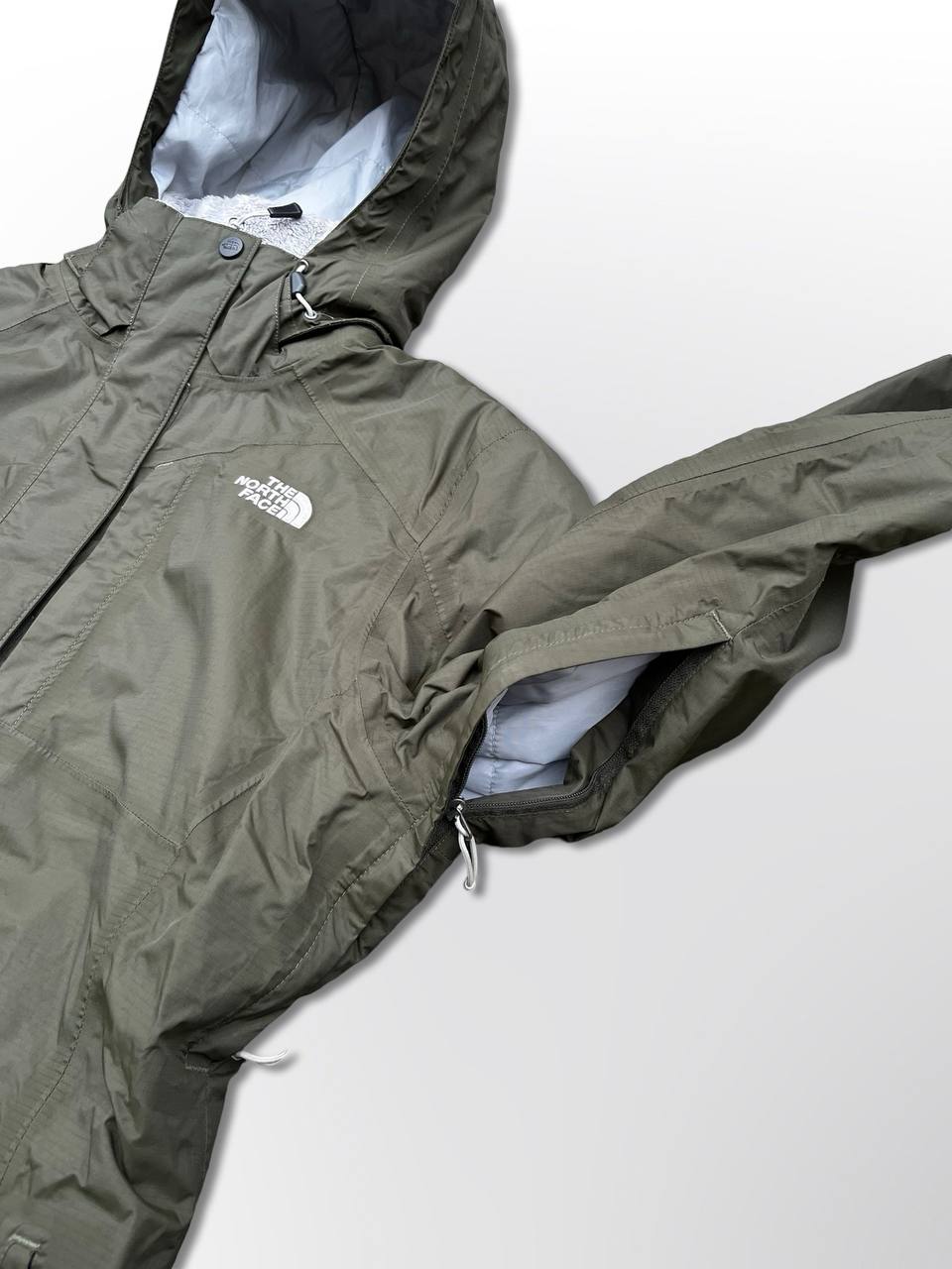 Skijakke The North Face Brugt Used Large i mørkegrøn militær farve Kvinde