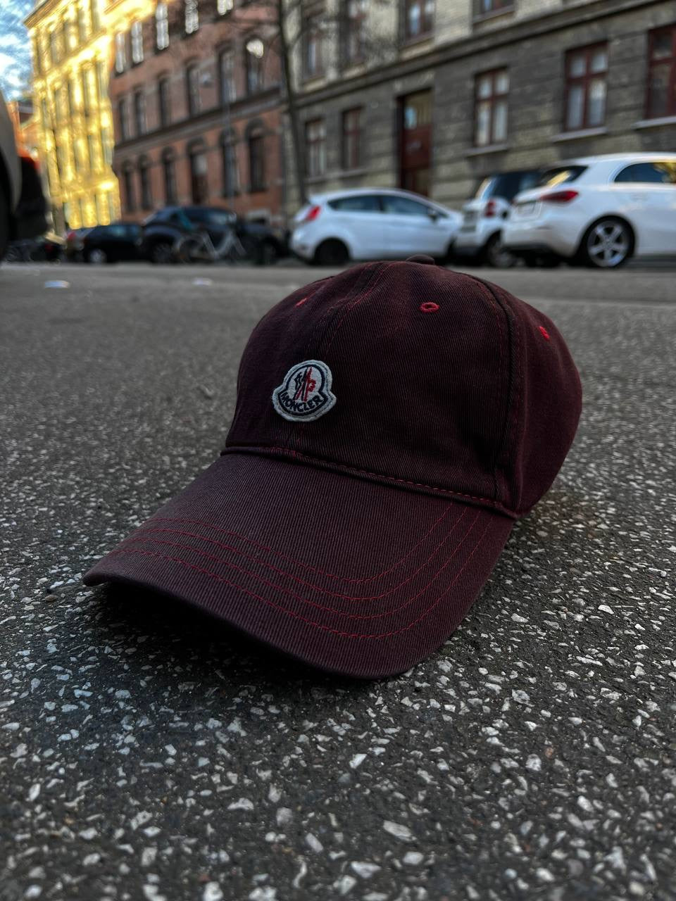 Cap Moncler Kasket i Bomuld Burgundy