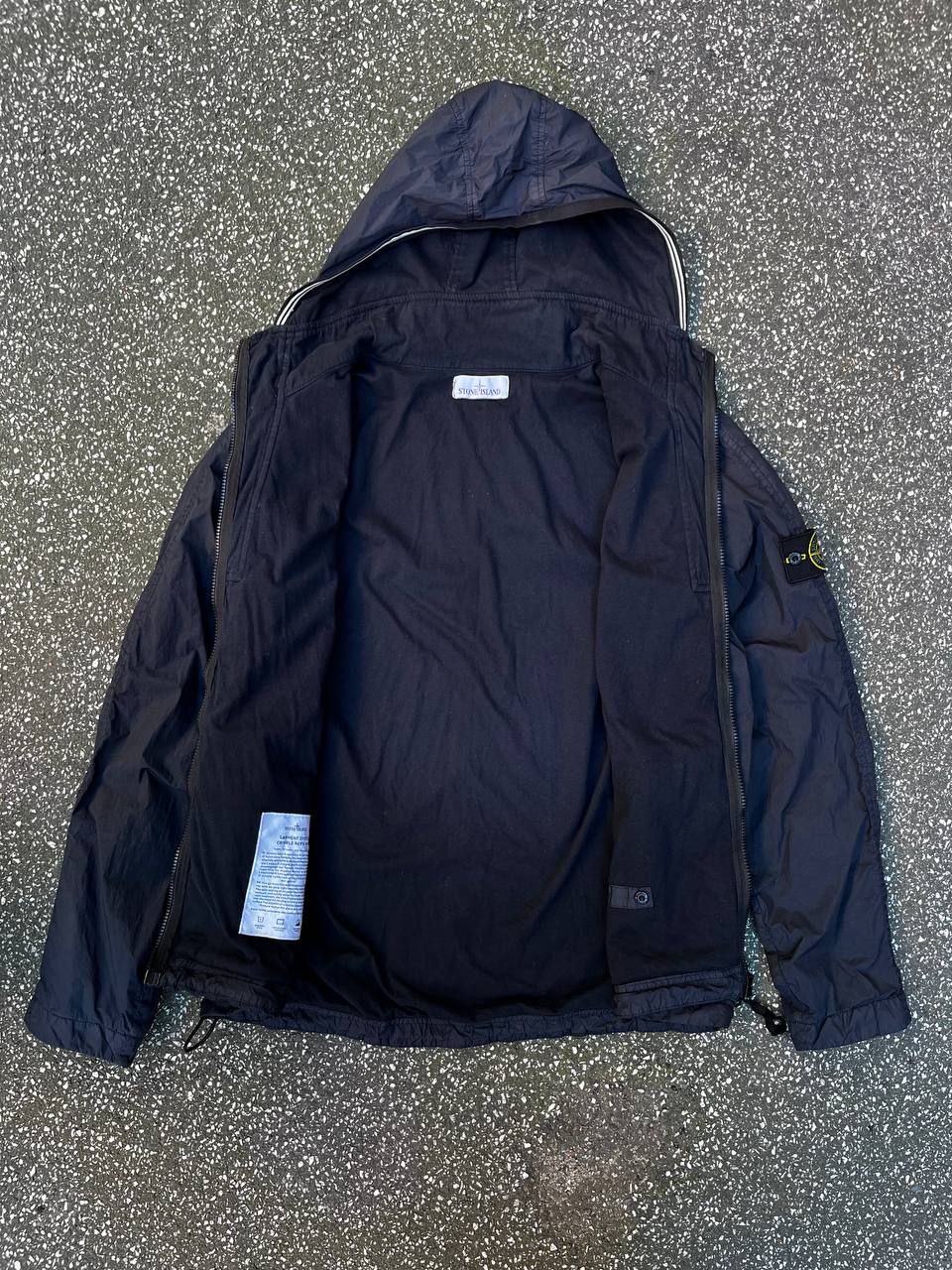 Brugt Used Stone Island jakke GARMENT DYED
CRINKLE REPS NY i mørkeblå marina blå XL 701541030