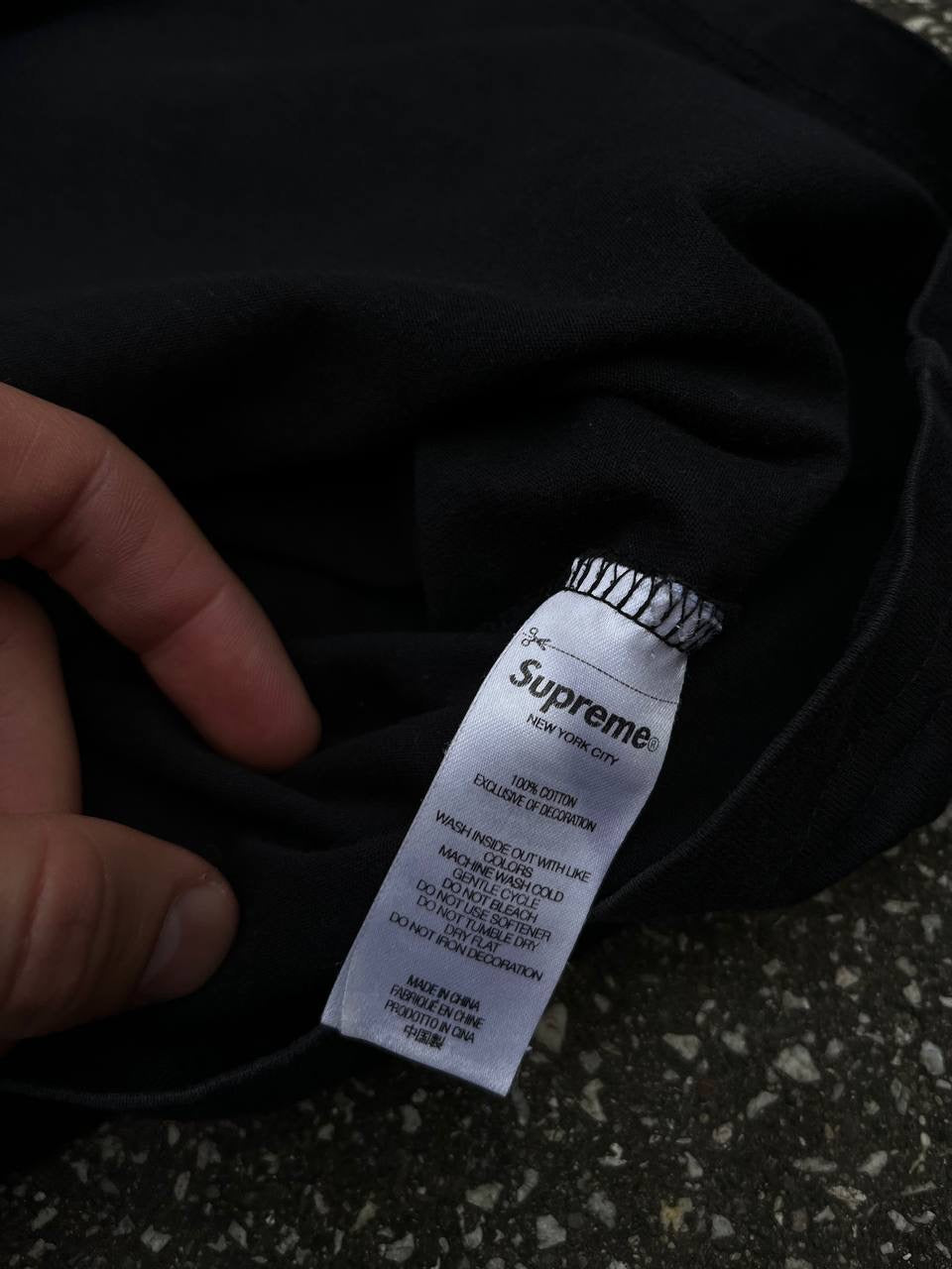 Supreme T-shirt Tee Beaded Logo i Large L herre Sort Black Used Brugt