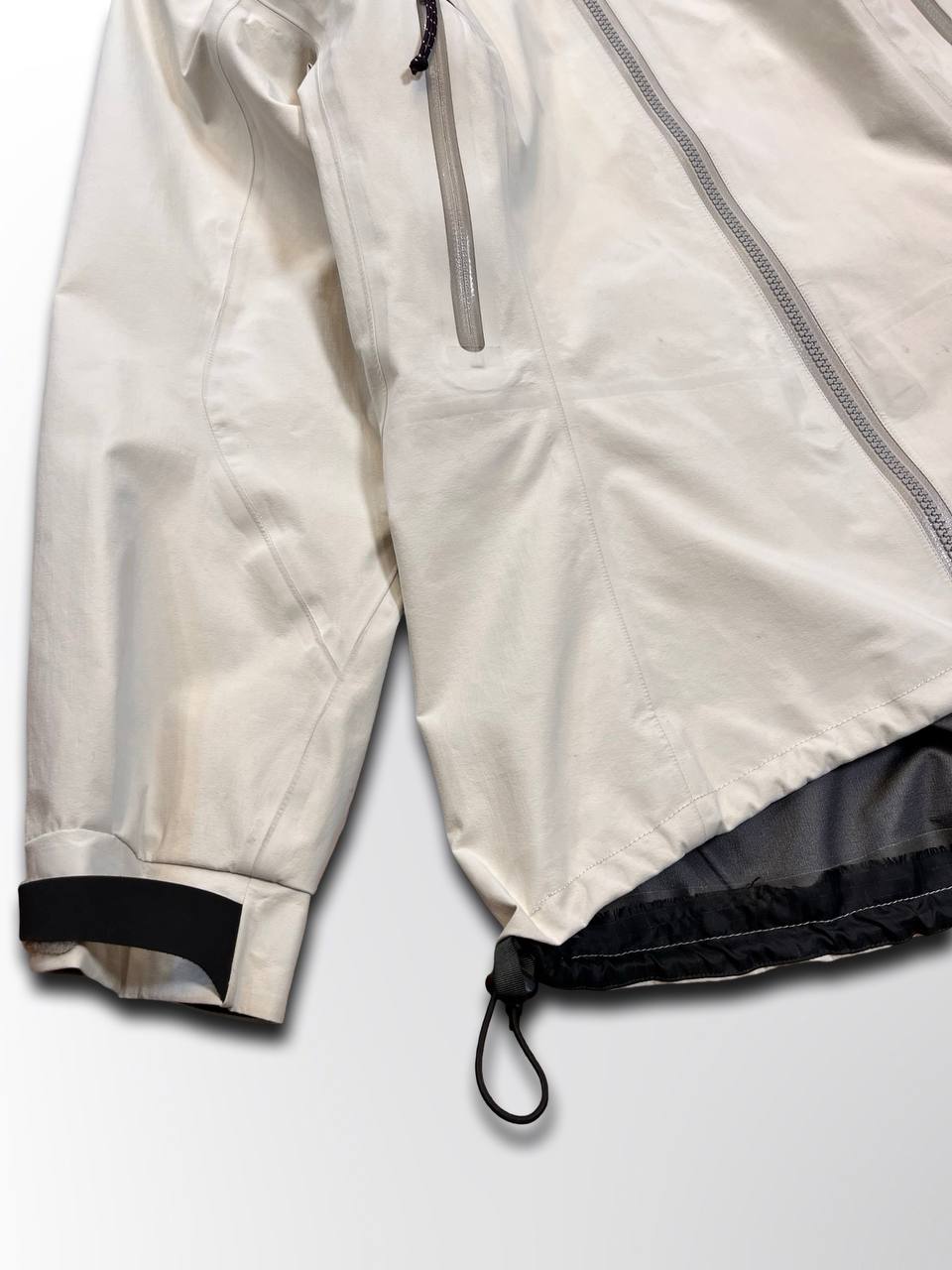Brugt Arc’teryx Arcteryx Beta AR Gore-tex Goretex Skaljakke regnjakke vindjakke i Hvid farve M medium dame kvinde