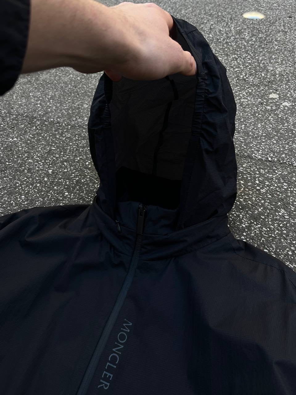 Moncler Itier Jakke i Sort Medium 3 Herre