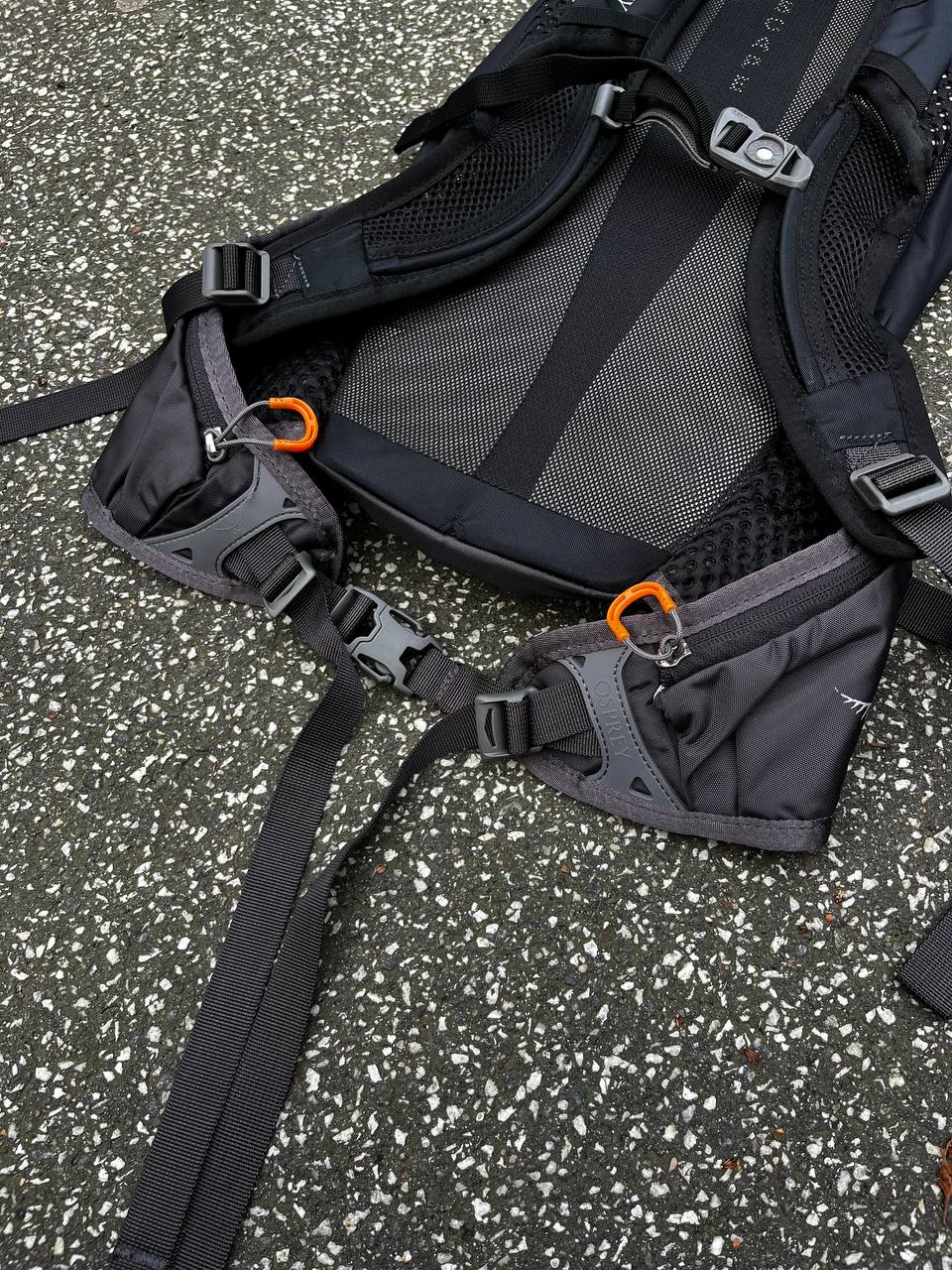 Brugt used Osprey rygsæk i sort 12L