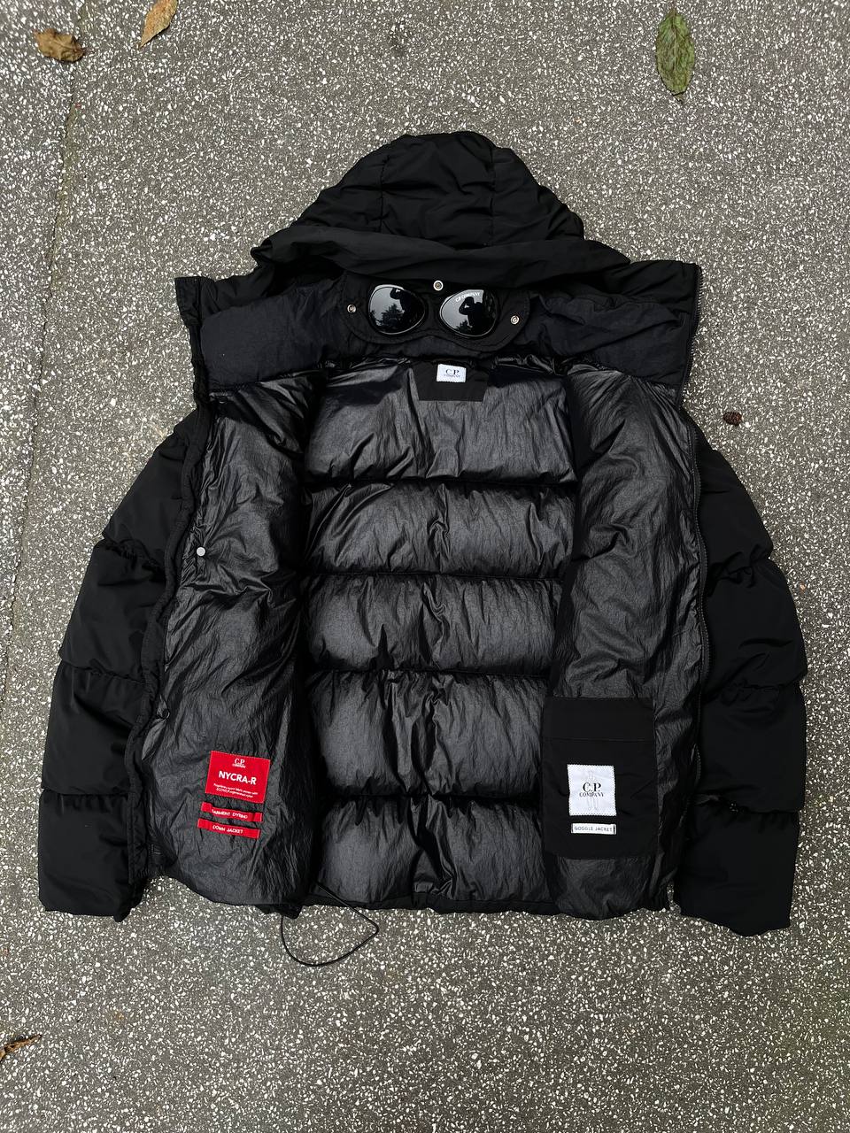 C.P.Company Nycra-R puffer Jacket dynejakke dyn jakke Google Jacket fra C.P.Company vinterjakke i sort med briller størrelse 52 L large herre mænd