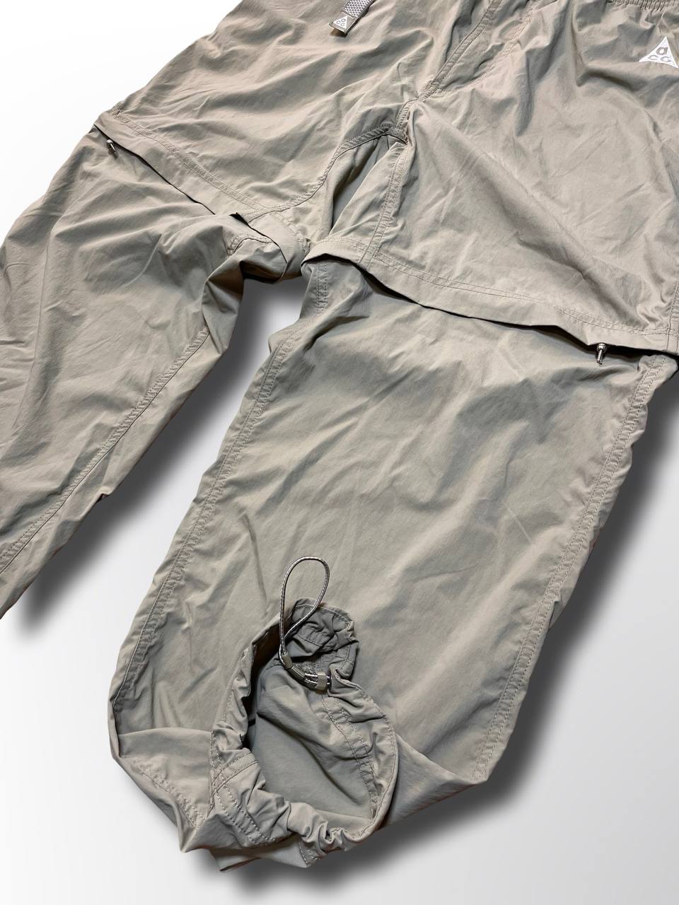 Nike ACG bukser shorts med bælte i beige i M medium mænd