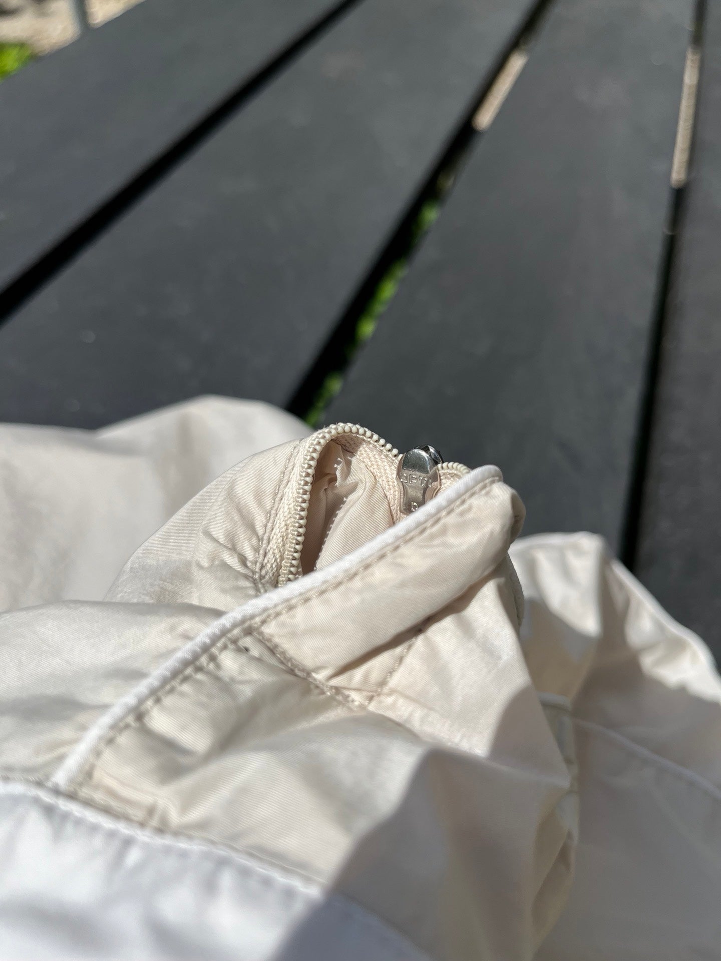 Brugte Used Vintage shorts fra Prada i beige size 48 (S)