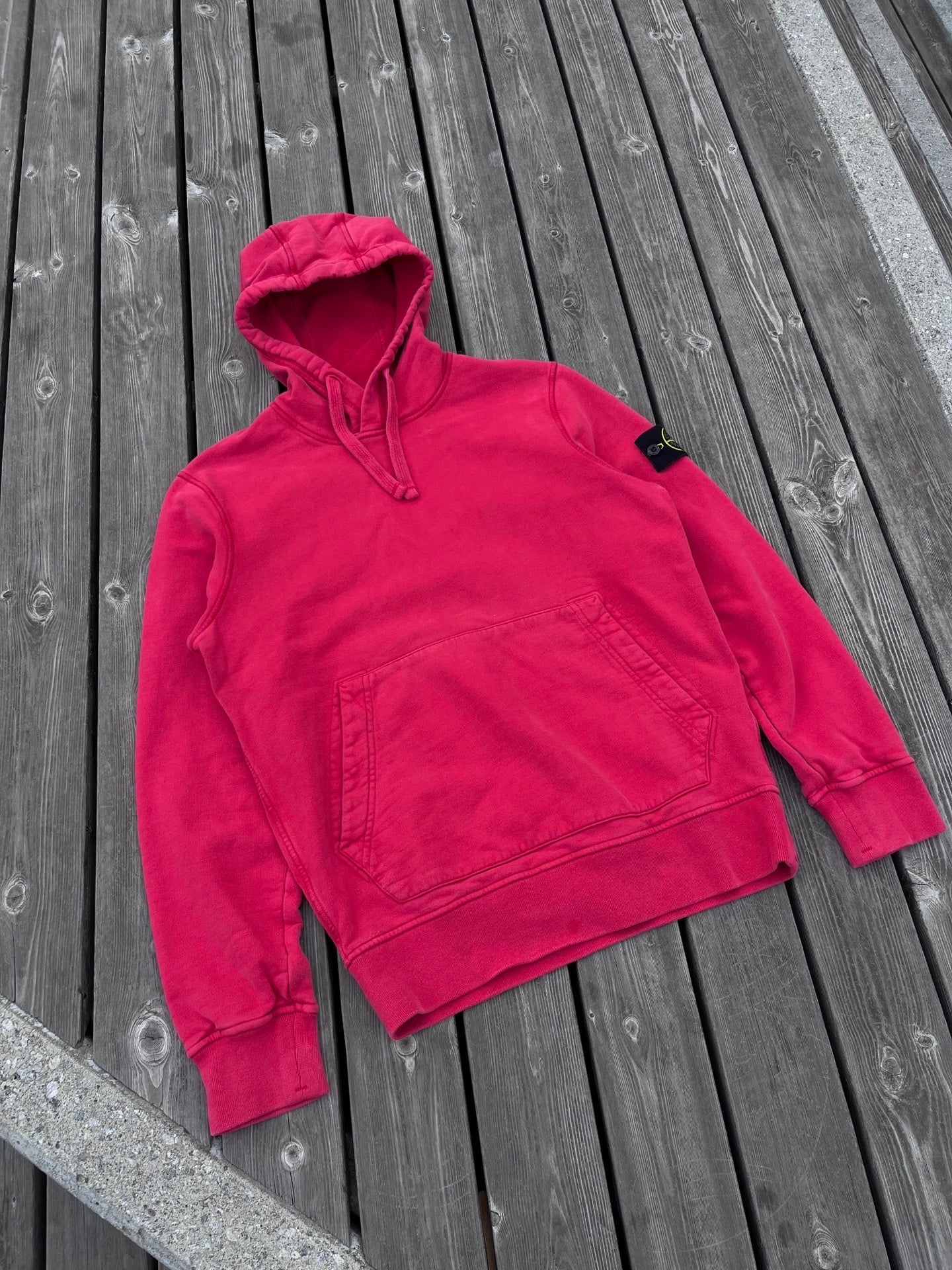 Hoodie / hættetrøje fra Stone Island i rød S Small