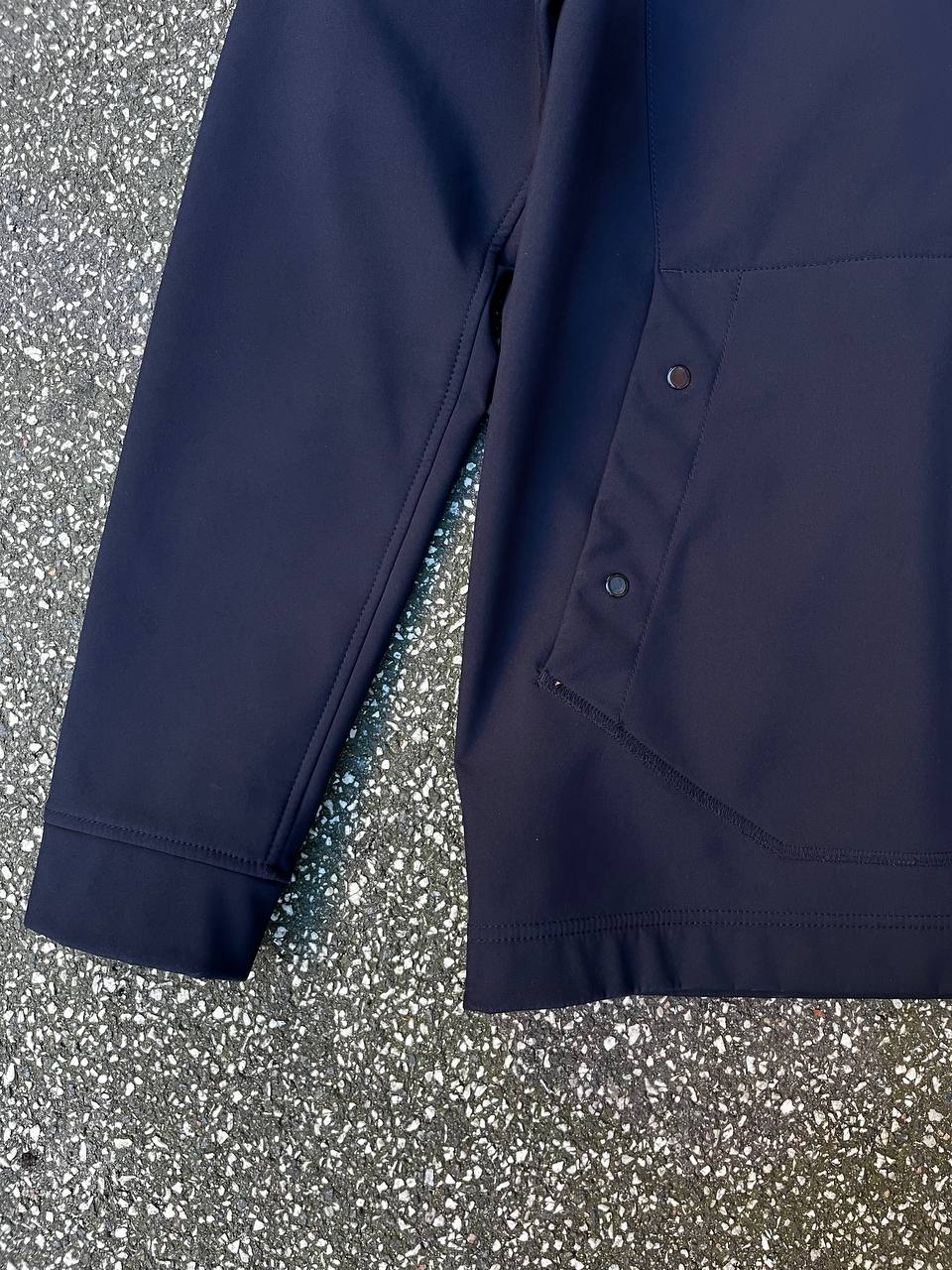 Softshell fra Stone Island i mørkeblå Marina blå L large med hætte 7515Q0222