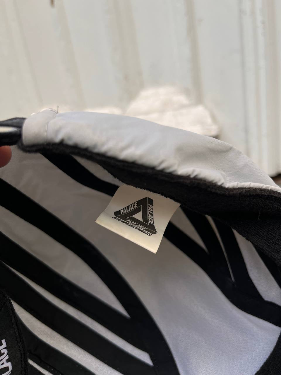 Palace S-Runner 2 Shell Hat Cap Kasket I Grå med Hvide Striber One Size Reflective Logo
