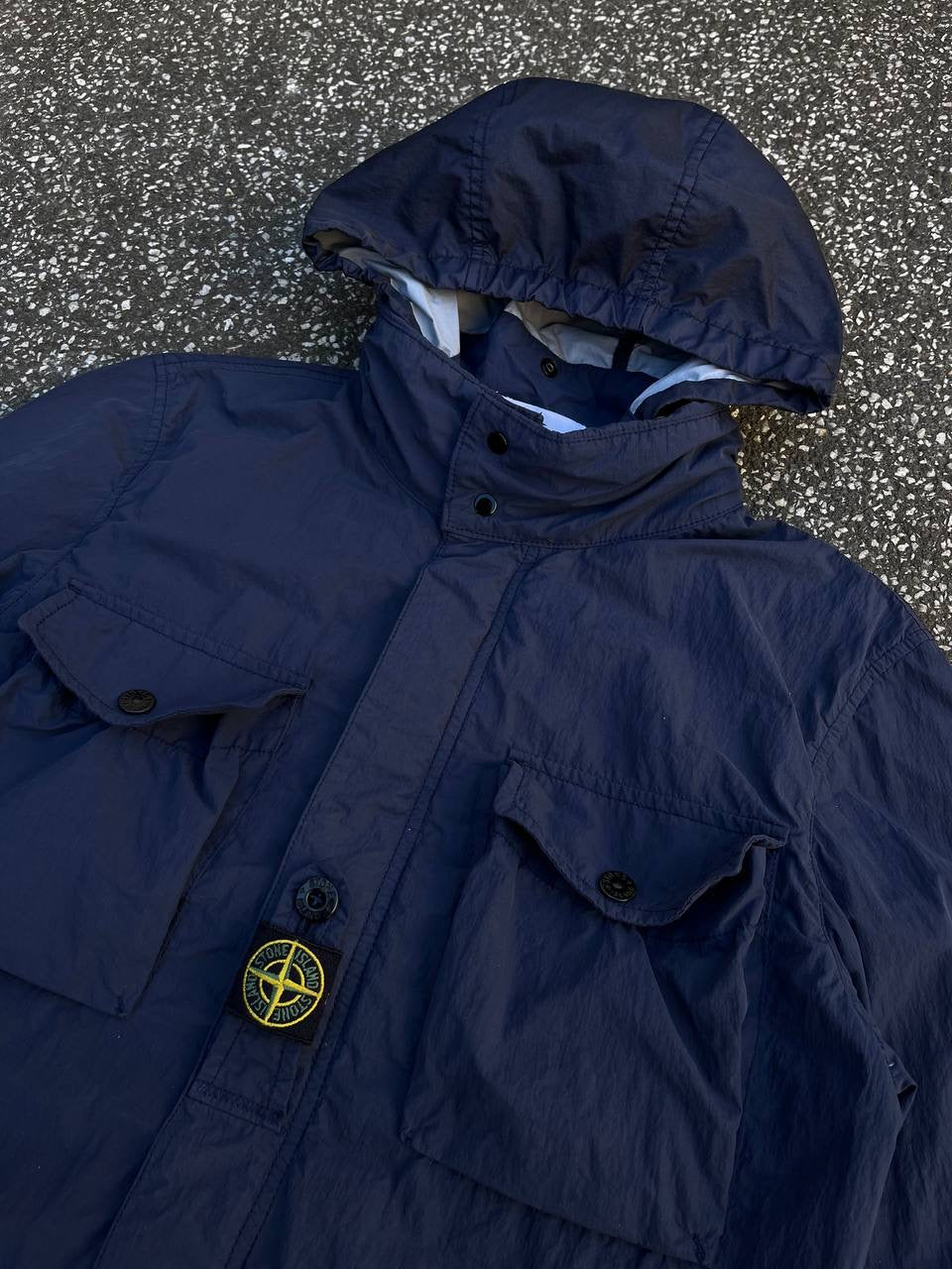 Stone Island Regnjakke i Mørkeblå Navy S Small