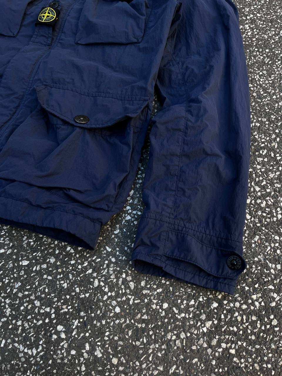 Stone Island Regnjakke i Mørkeblå Navy S Small