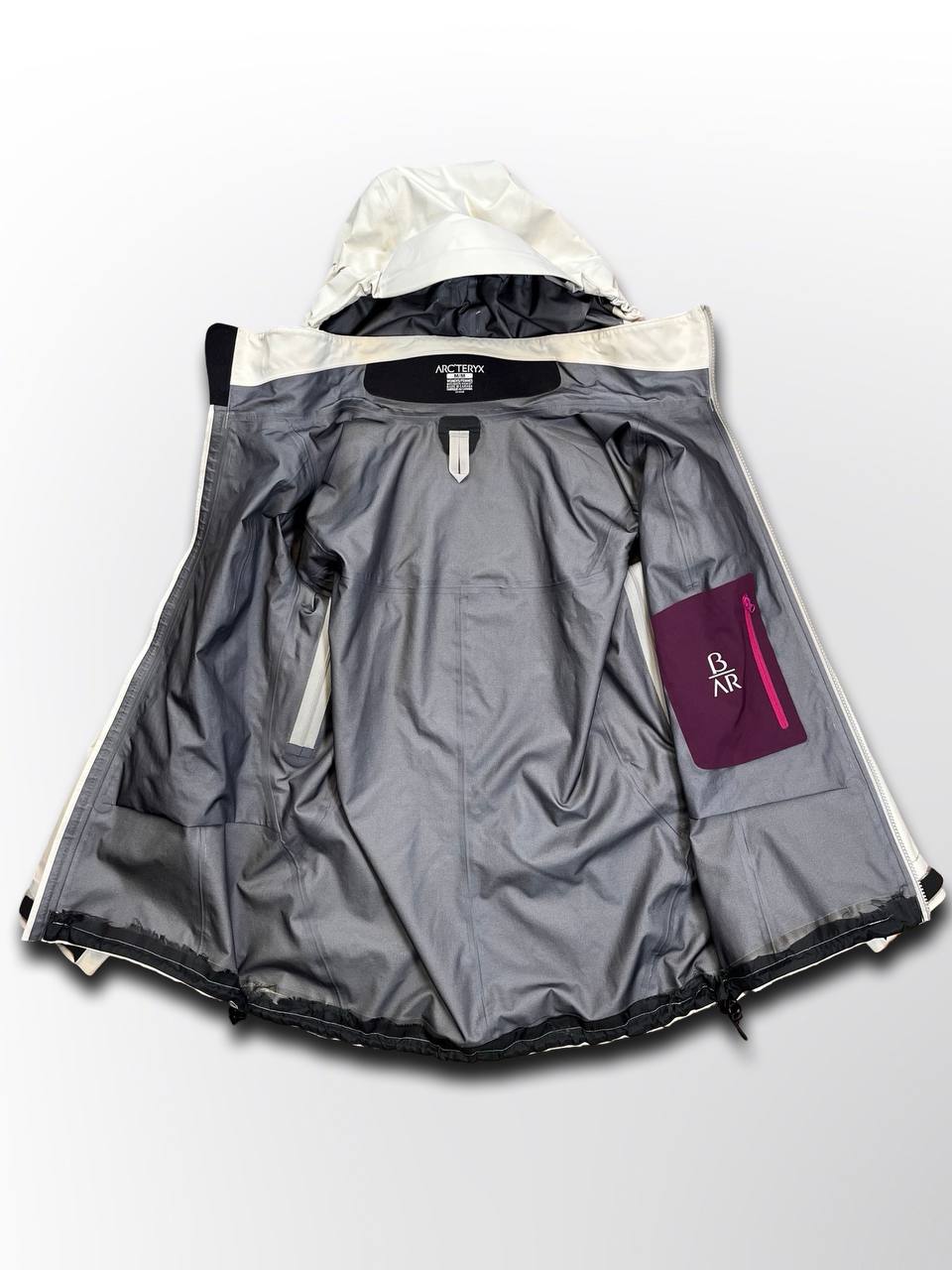 Brugt Arc’teryx Arcteryx Beta AR Gore-tex Goretex Skaljakke regnjakke vindjakke i Hvid farve M medium dame kvinde