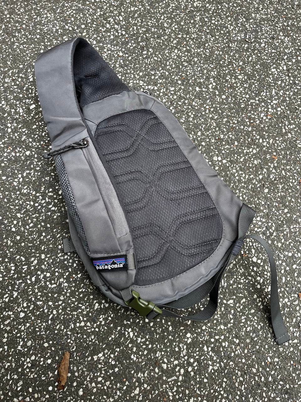 Patagonia Sling Bag Skuldertaske Atom 8L Grå