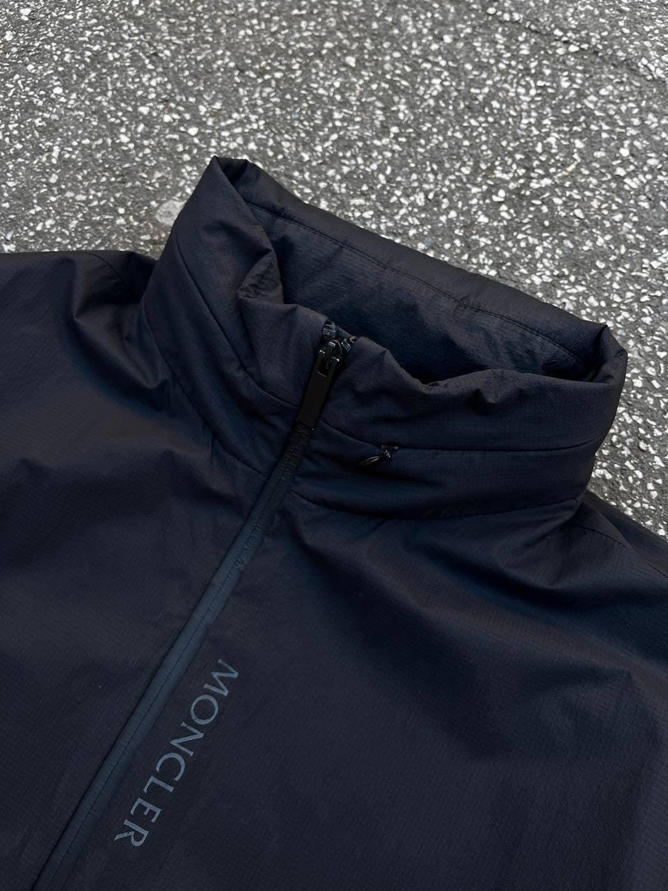 Moncler Itier Jakke i Sort Medium 3 Herre