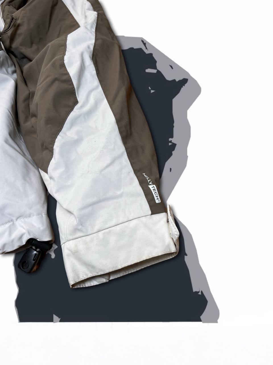 Brugt Used Skijakke Helly Hansen i Brun med Hvide detaljer i M medium dame eller S small herre unisex