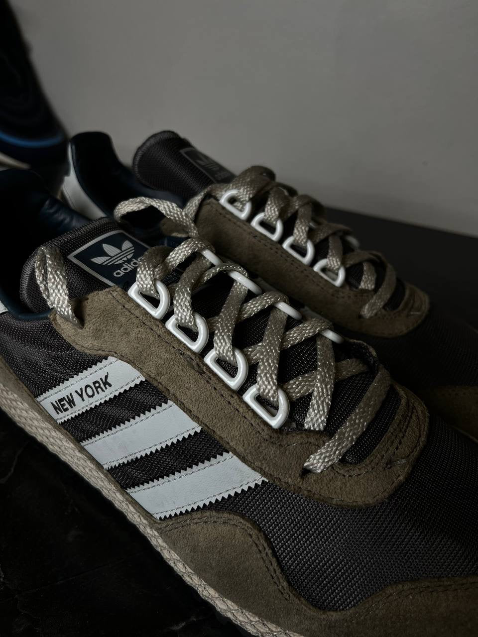 Adidas New York 42 i god stand