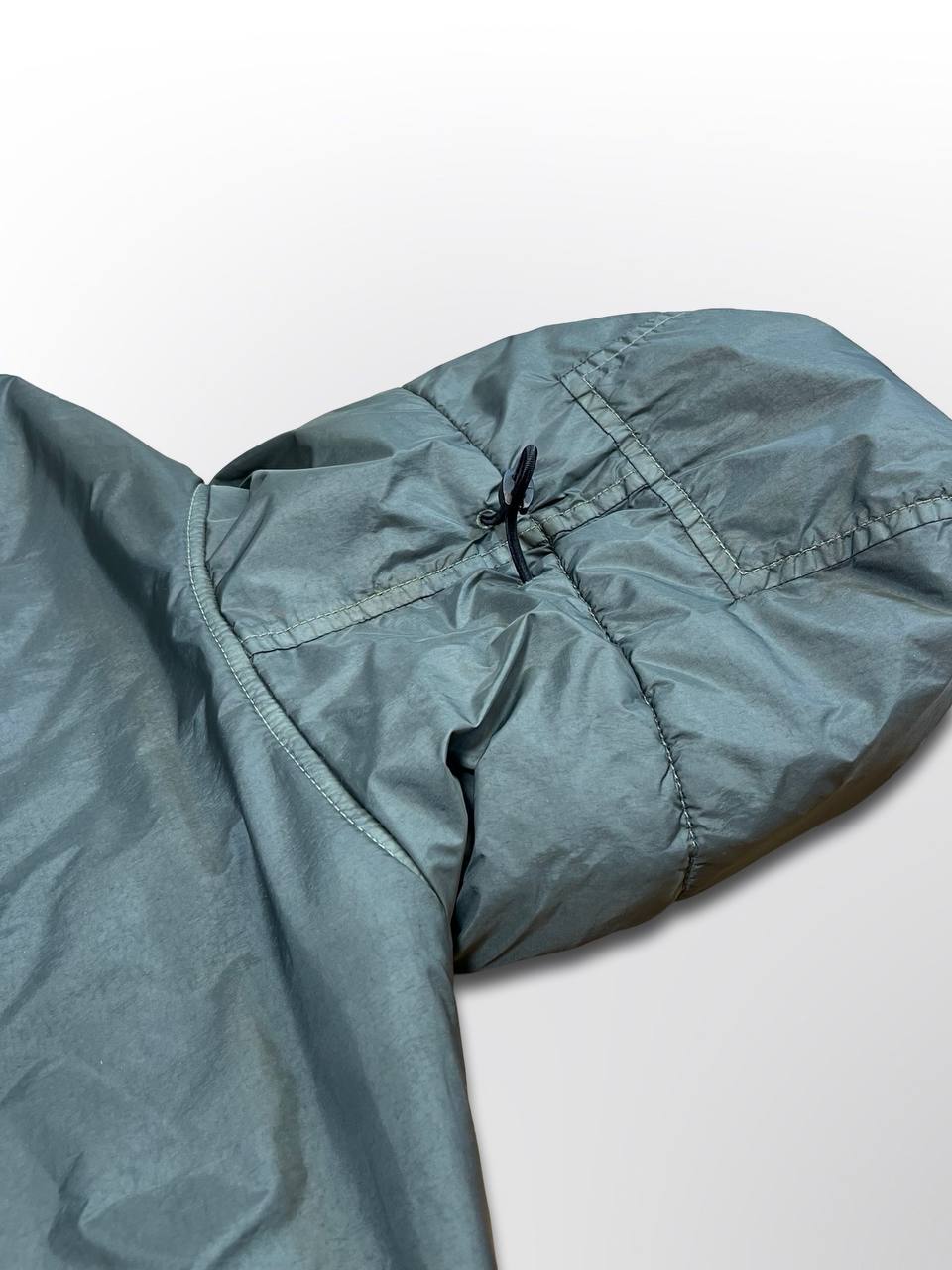 Brugt Used Stone Island Jakke Garment Dyed Crinkle Reps Ny With Primaloft®-Tc i Grøn Khaki farve L Large herre