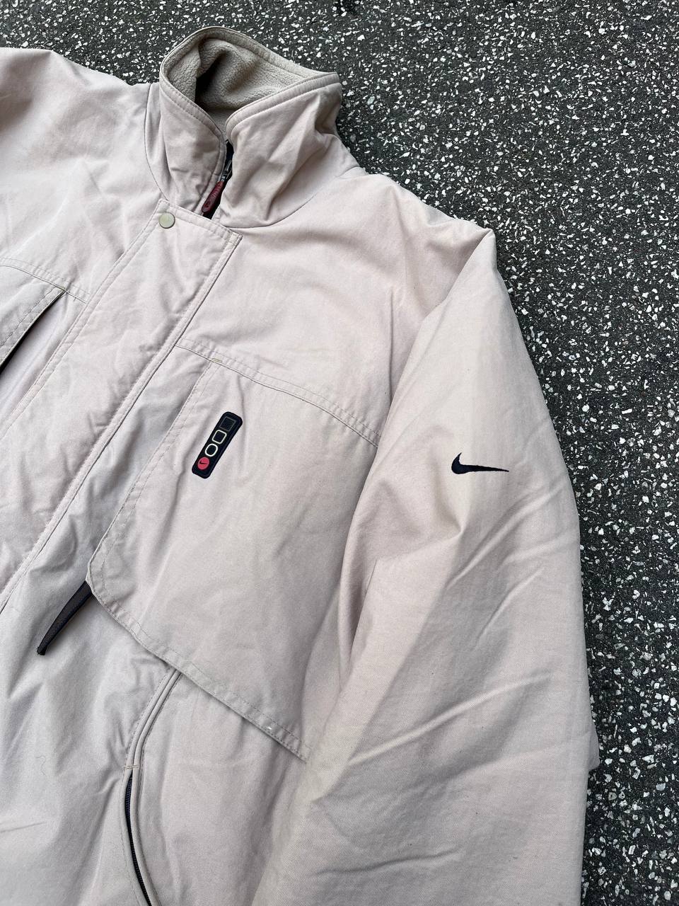 “Brugt Used Vintage Nike Vinterjakke USA Oregon 1999 i god stand M Medium i beige”