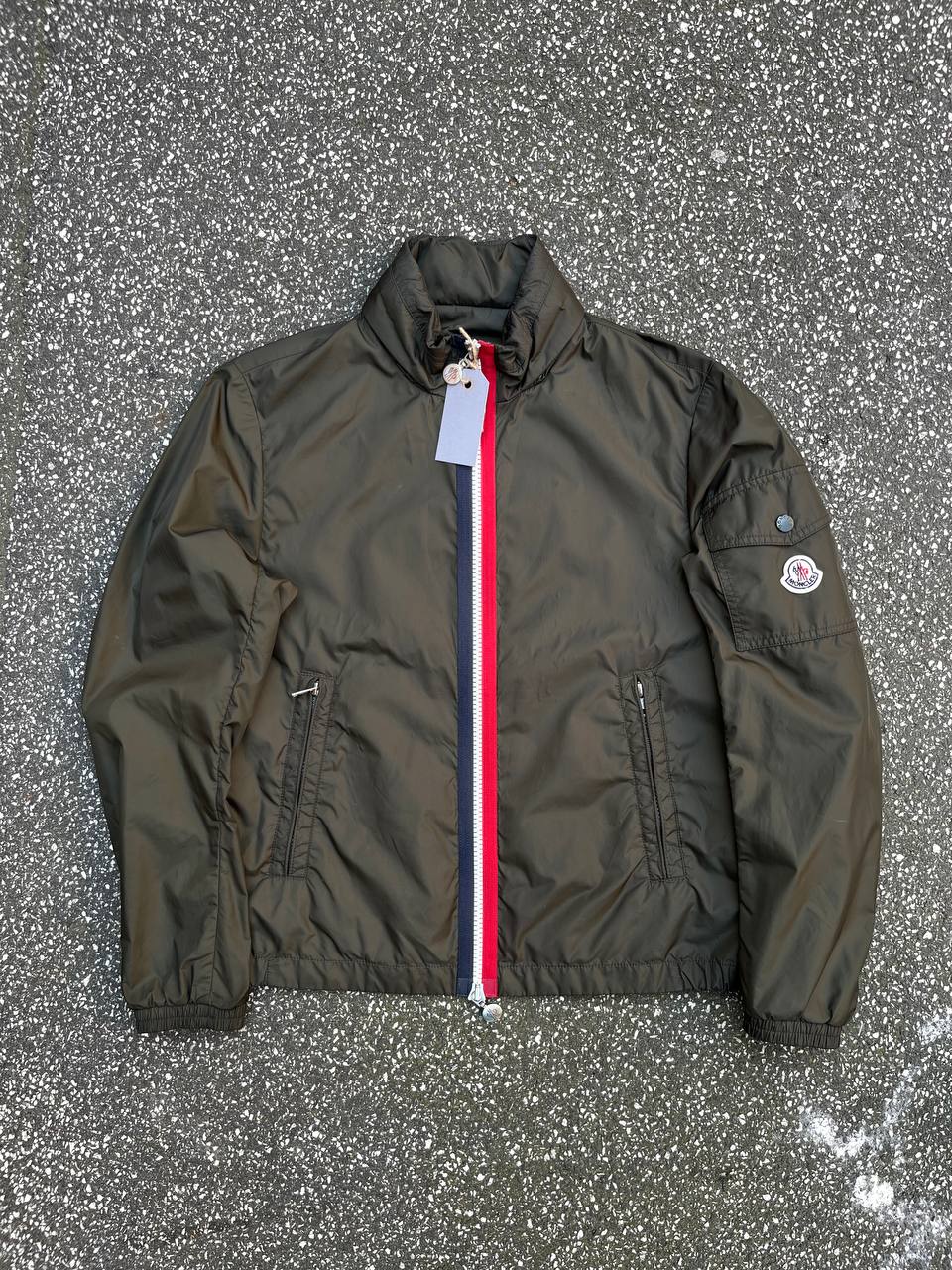 Brugt Moncler “keralle giubbotto” jakke i khaki militær grøn XS