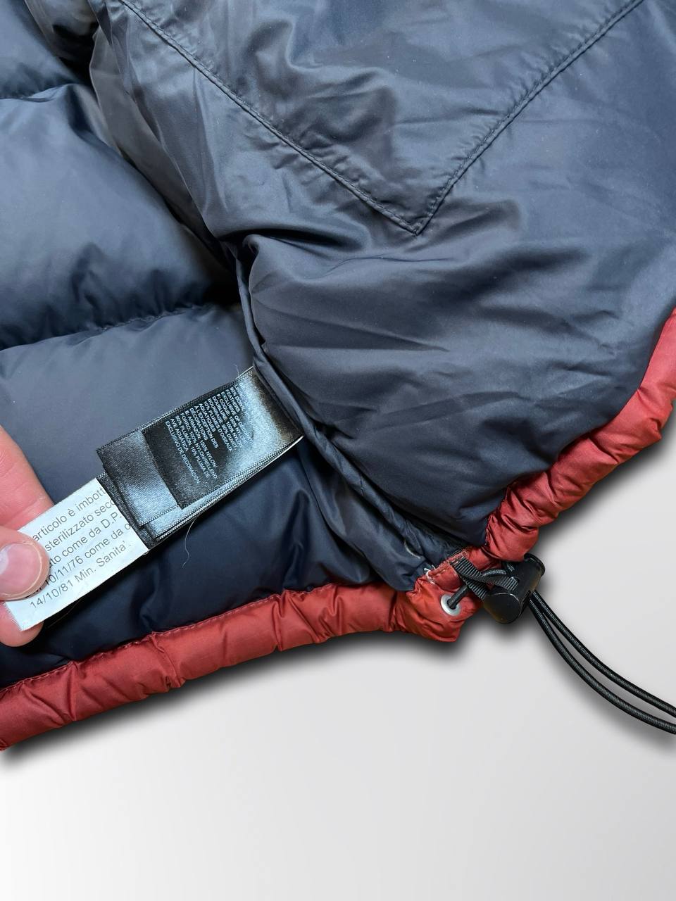 “Brugt Varm Dunjakke The North Face Nuptse 700 med Hætte Vinterjakke i L Large mænd i sort og bordeaux”
