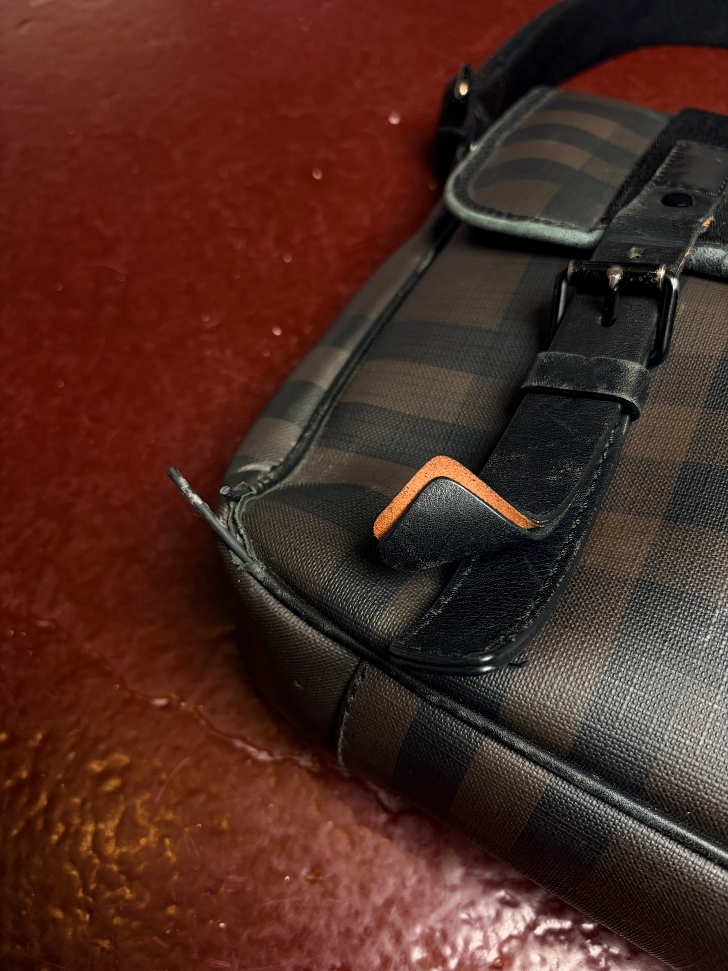 Burberry Smoked Check Messenger Bag – Brown / Black