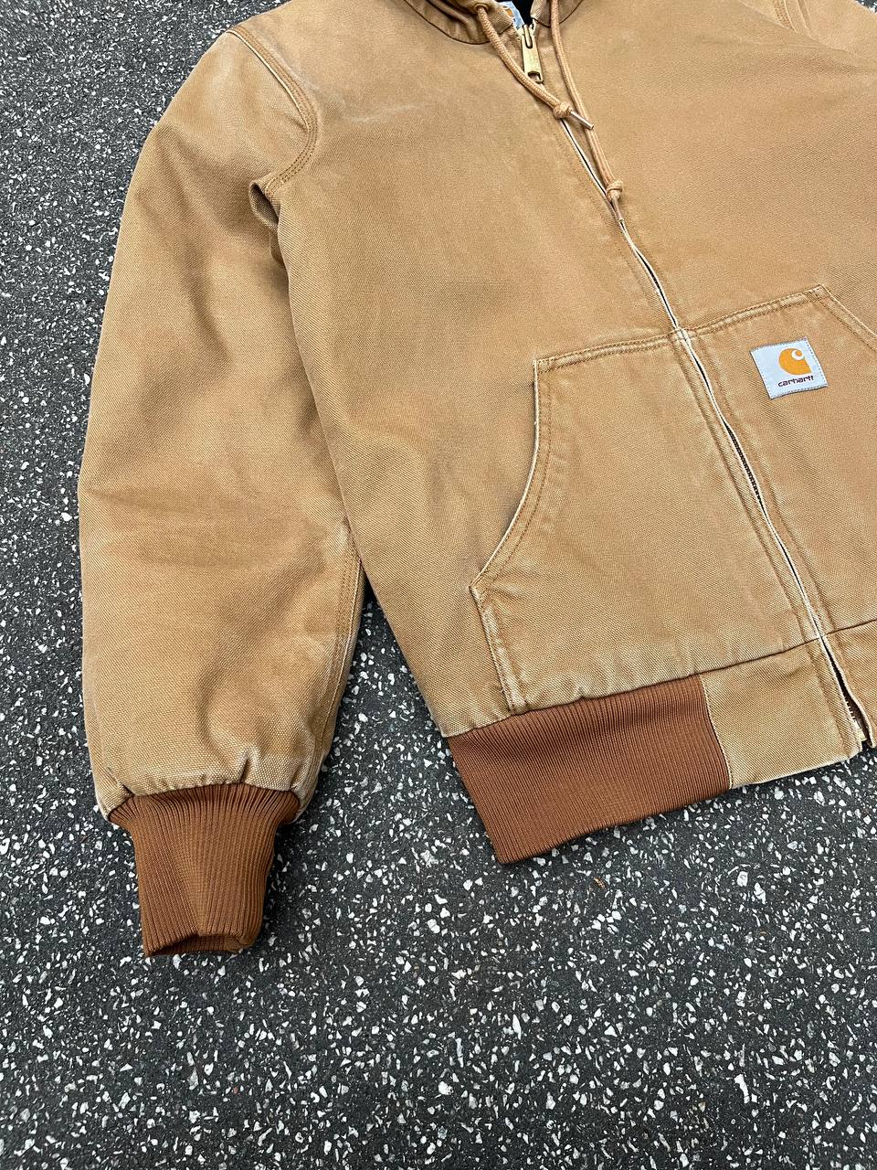 Vintage Carhartt WIP Active Jacket vinter workwear jakke fra Carhartt USA i M medium Beige med fleece insulation Unisex