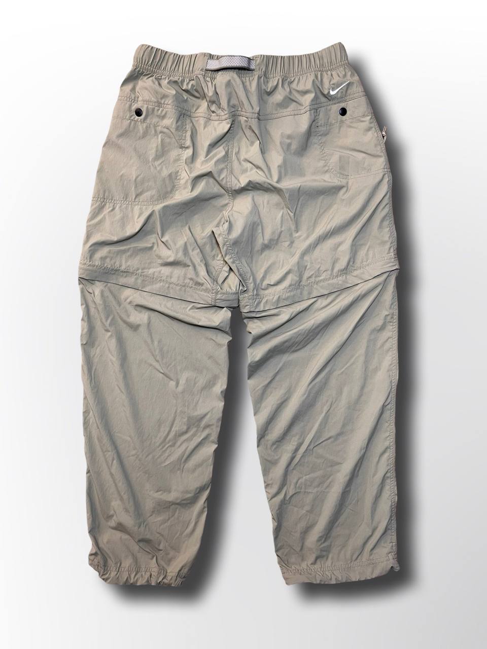 Nike ACG bukser shorts med bælte i beige i M medium mænd