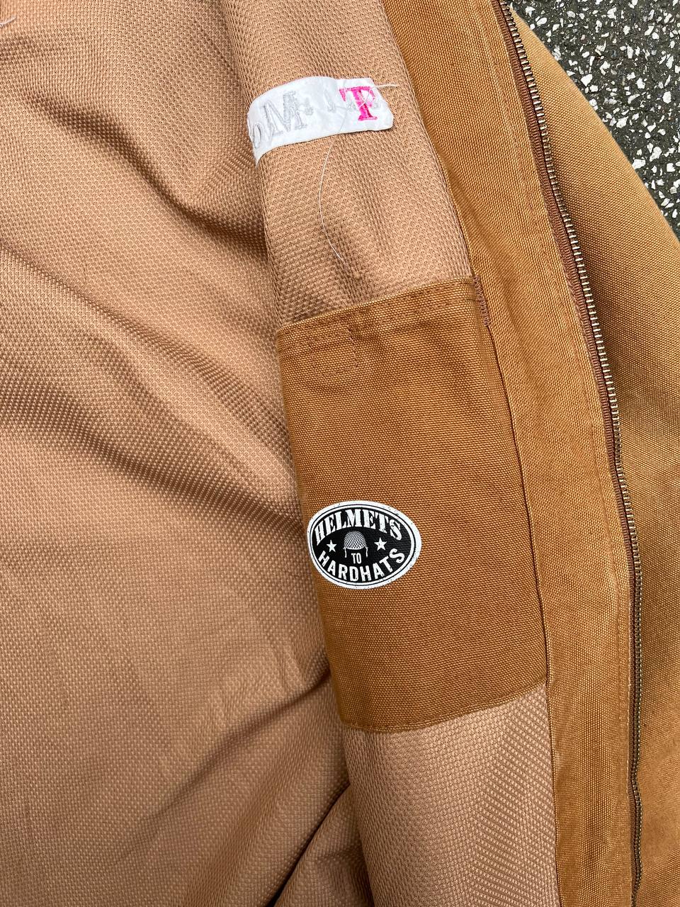 Brugt Used Vintage Carhartt Active work wear jacket Carhartt WIP i størrelse M medium i sand / brun farve made in USA
