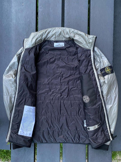 Stone Island jakke i beige /silver nylon metal Pertex Quantum jacket i L large