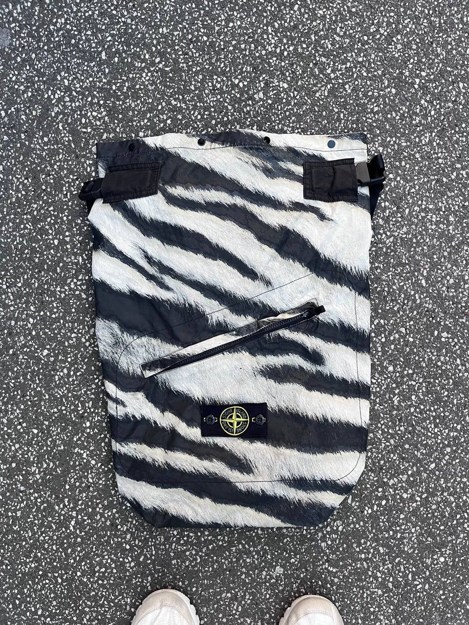 Stone Island 2Way Bag Taske Sebra Sling Bag Og Rygsæk 2 in 1 Brugt Used