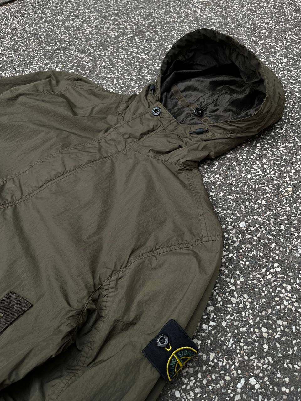 Stone Island Garment Dyed Crinkle Reps Ny Windbreaker Efterårsjakke Grøn Millitær Khaki M Medium K1S154100092 S0A23